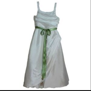 Rosebuds Flowergirl Dress Removable Sage‎ Green Sash Sz 6